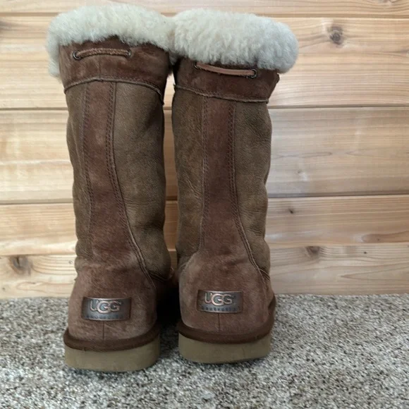 Ugg Leather and Sheep skin Lined Boots Size 8 - Picture 3 of 8
